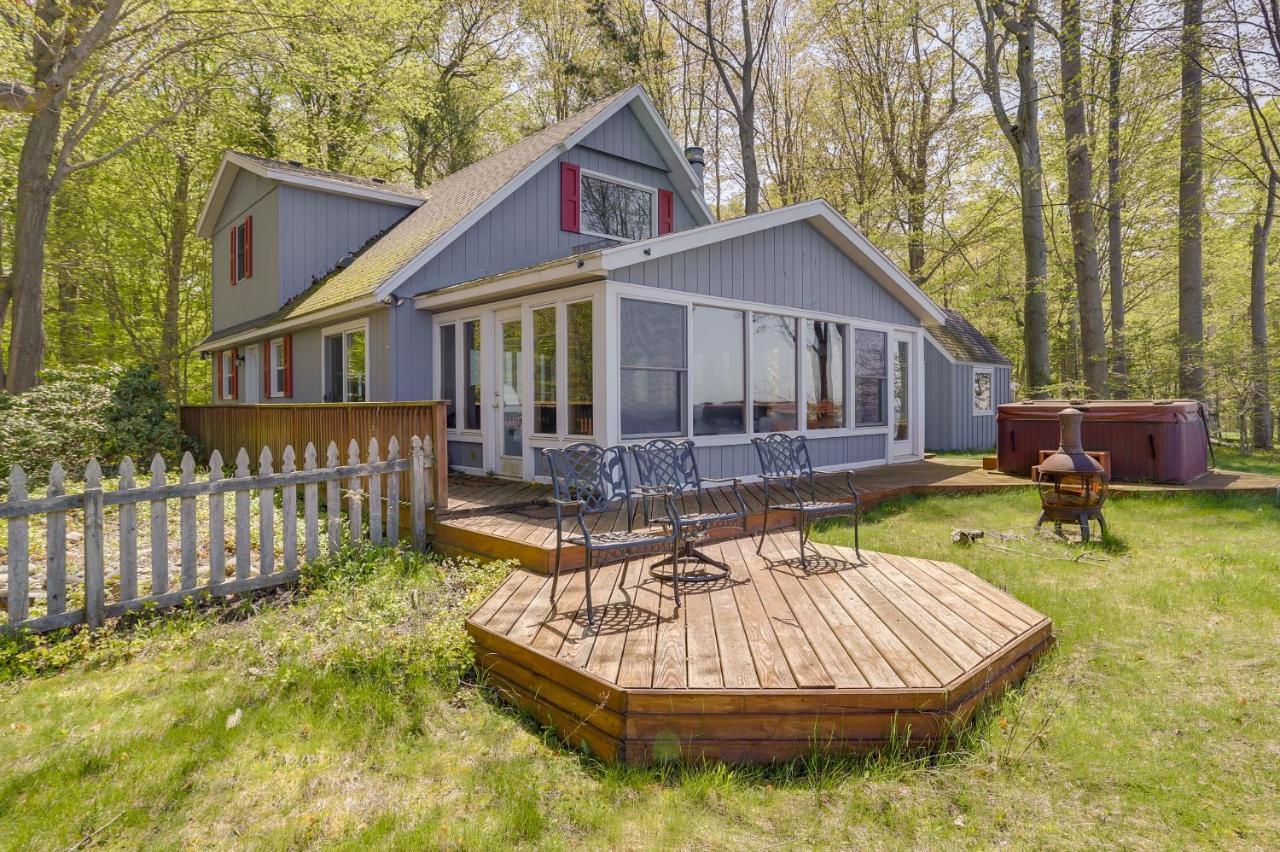 Waterfront South Haven Home With Beach Access! Exterior photo